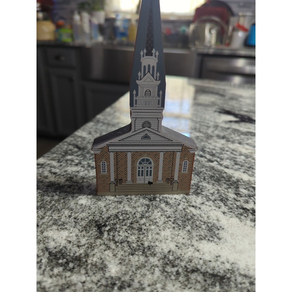 Cat's Meow NASHVILLE CHRISTIAN CHURCH Nashville Indiana Shelf Sitter Cottage